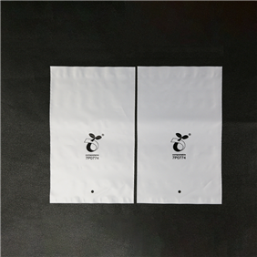 如何通過CPE磨砂袋提升產(chǎn)品檔次？設(shè)計技巧與案例分享